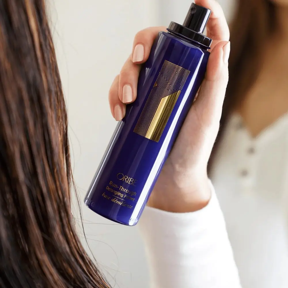ORIBE Run-Through Detangling Primer 175ml - Незмивний спрей-кондиціонер для полегшення розчісування волосся - фото №2 ORIBE Run-Through Detangling Primer 175ml - Незмивний спрей-кондиціонер для полегшення розчісування волосся - фото №2